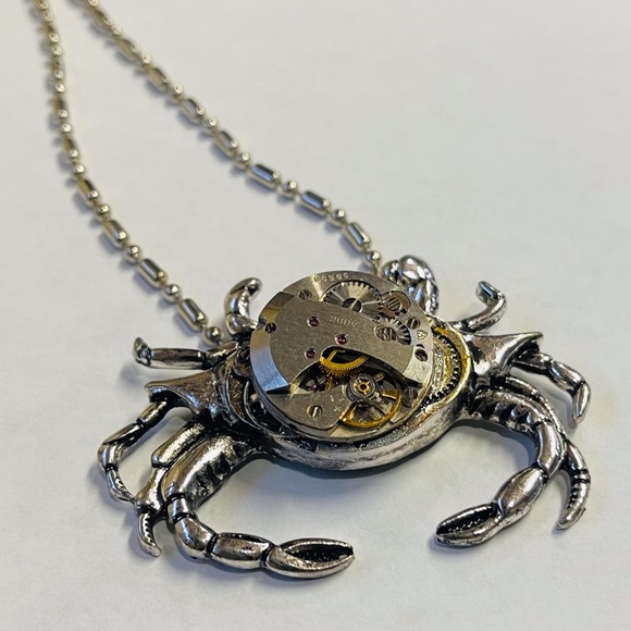 🆕 Steampunk Crab Necklace Hand Crafted - Picture 1 of 1